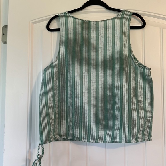 Universal Thread gauzy sear sucker Tank XL - Picture 7 of 8